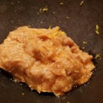 鮨 さかい - (09)鮟肝(北海道余市産)、刻んだ奈良漬と浸けた酒粕入り
      裏漉しの鮟肝と細かく微塵切りした奈良漬、滑らかクリーミーでコクがあり、シャキとした食感も楽しめる逸品です。