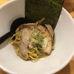 麺や 政志 - 海苔がいい仕事してます♪