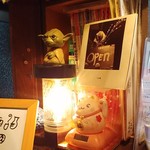 インディ庵 - カウンター横の様子。