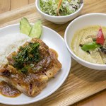 Chiang Mai Gapao & Green Curry SET