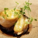 日本料理 TOBIUME - 海味　“再構築”
      ⑨九絵の煮付け
      九絵のあらや骨の出汁で九絵の身を煮付けてあり、九絵の身に旨みご再注入され、しっかりとした味わいです。
      しかし、濃過ぎる事はありません。