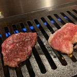 黒毛和牛焼肉 白か黒 - 