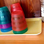 らーめん食堂 ゆうき屋 - 【2018.11.16(金)】テーブルにあるコップ