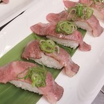 Exquisite domestic beef, grilled fatty Sushi