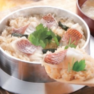 真鯛と松山揚げの釜飯