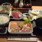 藤九寿司 - お昼の定食