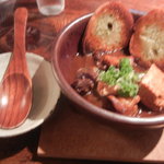 粋なおつまみとお酒 にこ - 和牛もつ赤味味噌煮込み￥４８０