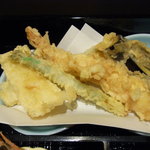 鮨割烹 曽根 - 烏賊、アスパラ、茄子、玉葱、海老の天麩羅