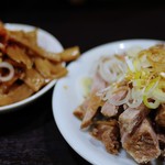 中華そば べんてん - つまみチャーシュー、メンマ