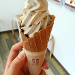 宮崎ハニーイモ - ソフトクリーム(レギュラーサイズ)350円