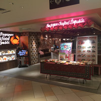 シンガポール・シーフード・リパブリック 大丸梅田 - 店構え
