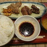 金沢肉食堂 10&10 - 焼肉Aセット＆ライスセット。
