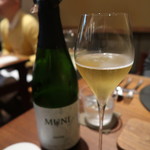 まずはスパークリングで乾杯!!