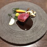 sincere - 蝦夷鹿の炭火焼き 根セロリのピュレ アマゾンカカオのソース1