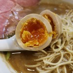 煮干し豚骨らーめん専門店 六郷 - サービスの味玉