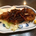 小半 - くじらと玉ねぎの串カツ ２串550円