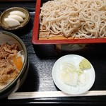 Koushuuya - ミニ牛丼、もりそばセット。