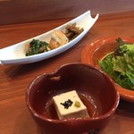 はやかわ家 - 最初に出てくる小鉢、サラダ、前菜