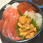 181112月　北海道　定食めし屋　海鮮四品丼＋うに