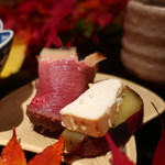 日本料理 幸庵 - 鴨ロースの白髪ねぎ巻きと薩摩芋の燻製クリームチーズ乗せ