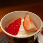 日本料理 幸庵 - コアントローアイスと苺