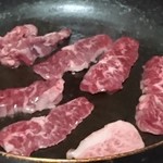 焼肉みつなし - 焼いてます！