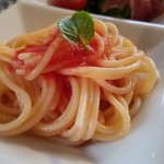 パリサンク - ◆「前菜の盛り合わせ」・トマトとバジルの冷製パスタ