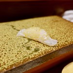 鮨匠 のむら - ［2018/11］寿司② 目一鯛の握り