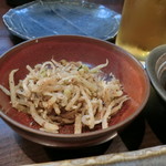 千代の追風 - お通し（細切り大根とじゃこの土佐風味）