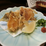 千代の追風 - 「皮はぎ薄造り」の骨せんべい