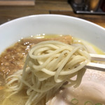松戸中華そば 富田食堂 - 麺のリフト