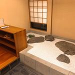 けやき寿司 - 店内、坪庭(なんて呼ぶんでしょう)