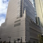 レ セゾン - 目の前のビル（東宝）は、