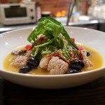 トリワイン ＰＩＫＯＳＨＨＨＵ - 地鶏のアクアパッツァ