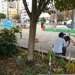 すき焼･鍋物 なべや - 店裏にある三角公園(アメリカ村じゃないほう)