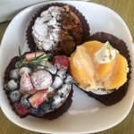 パピトン - カスタードゆるめで帰ったら結構崩れた⁞⁞⁞⁞꒰ ´╥ д ╥`  ू ꒱⁞⁞⁞⁞