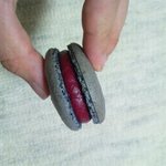 Patisserie Ravi,e relier - カシスマカロン