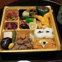 人形町今半 本店 - 季節の折詰「秋の華」です