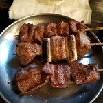 四文屋 - 焼きとん カシラ、ハラミ、ハツ