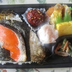 Ito Yo Kado - 藻塩を使用した天然紅鮭のり弁当