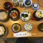 駿府匠宿たくみ亭 - 料理写真:自然薯と挙げ桜海老丼のお膳