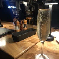 カルネジーオ イースト - なみなみシャンパン