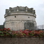 Al Cairoli - テオドリック廟堂と鳩