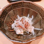 鮨 とかみ - 2018.10.  梭子魚の燻製と玉葱ポン酢