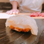 鮨 とかみ - 2018.10.  牡丹海老昆布〆