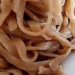 麺麓menroku - 限定メニュー「ラムつけそば」の麺のアップ