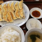 ぎょうざの満洲 - ダブル餃子定食　570円