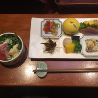 やまと 楽 - 定食の前菜とサラダ
