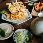 そば処 森 - 野菜のかき揚げ。玉ネギ、ニンジン、レンコン、カボチャ、ゴボウ、しし唐など具沢山