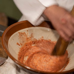 うを徳 - 雞卵焼（たまごやき）製作工程（せいさくこうてい）④、雞卵（たまご）を加（くは）ふ